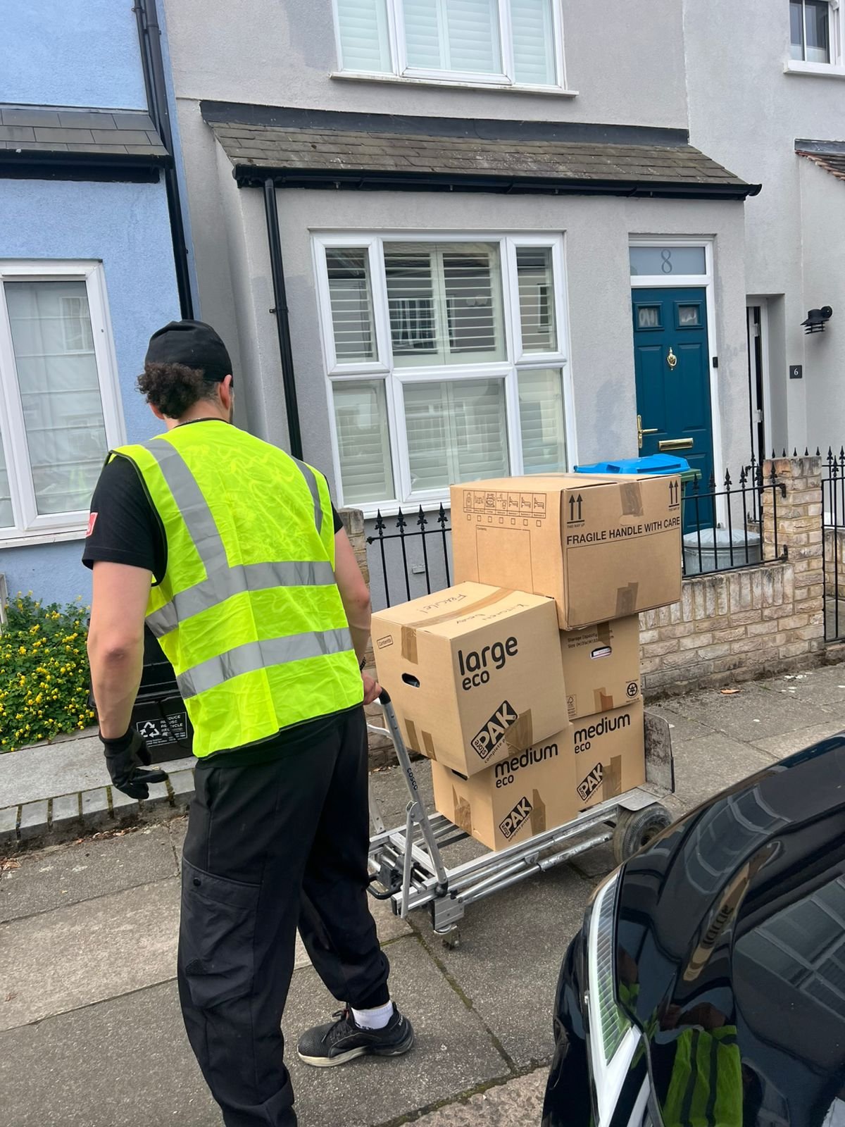 Emergency movings in south london